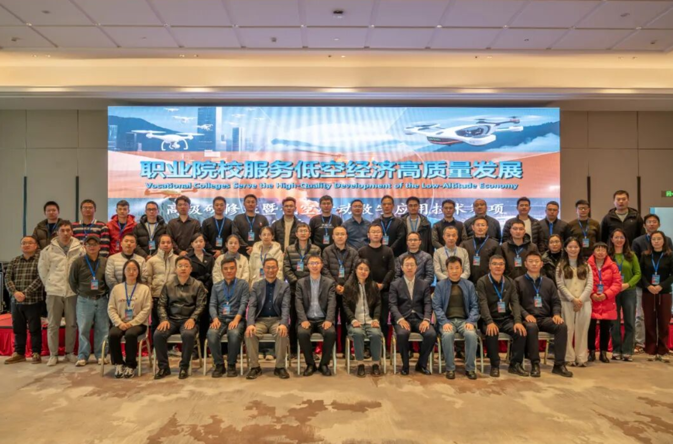 六自由度運動平臺——為低空經(jīng)濟高質(zhì)量發(fā)展注入核心動力